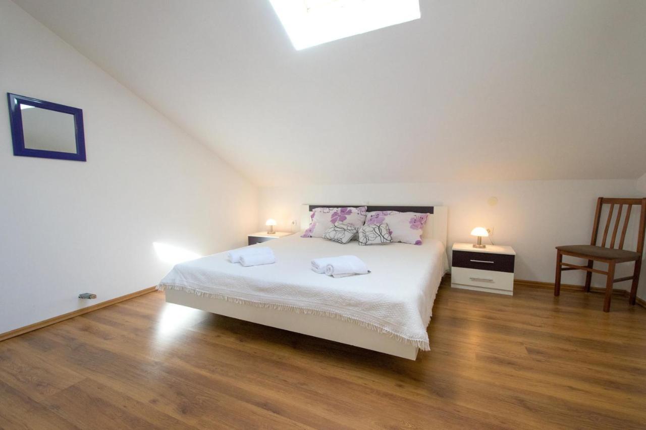 Apartments Mladenka マリンスカ エクステリア 写真