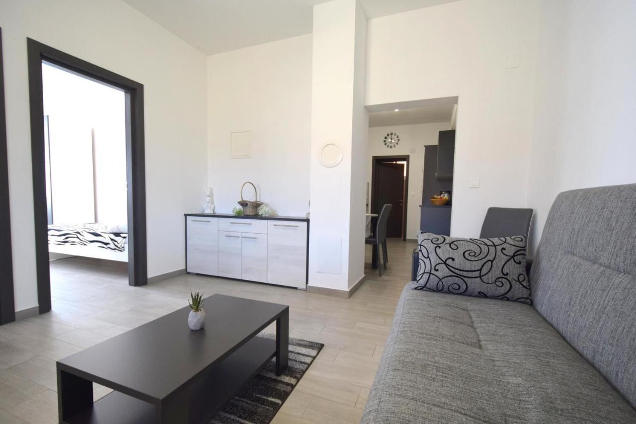 Apartments Mladenka マリンスカ エクステリア 写真