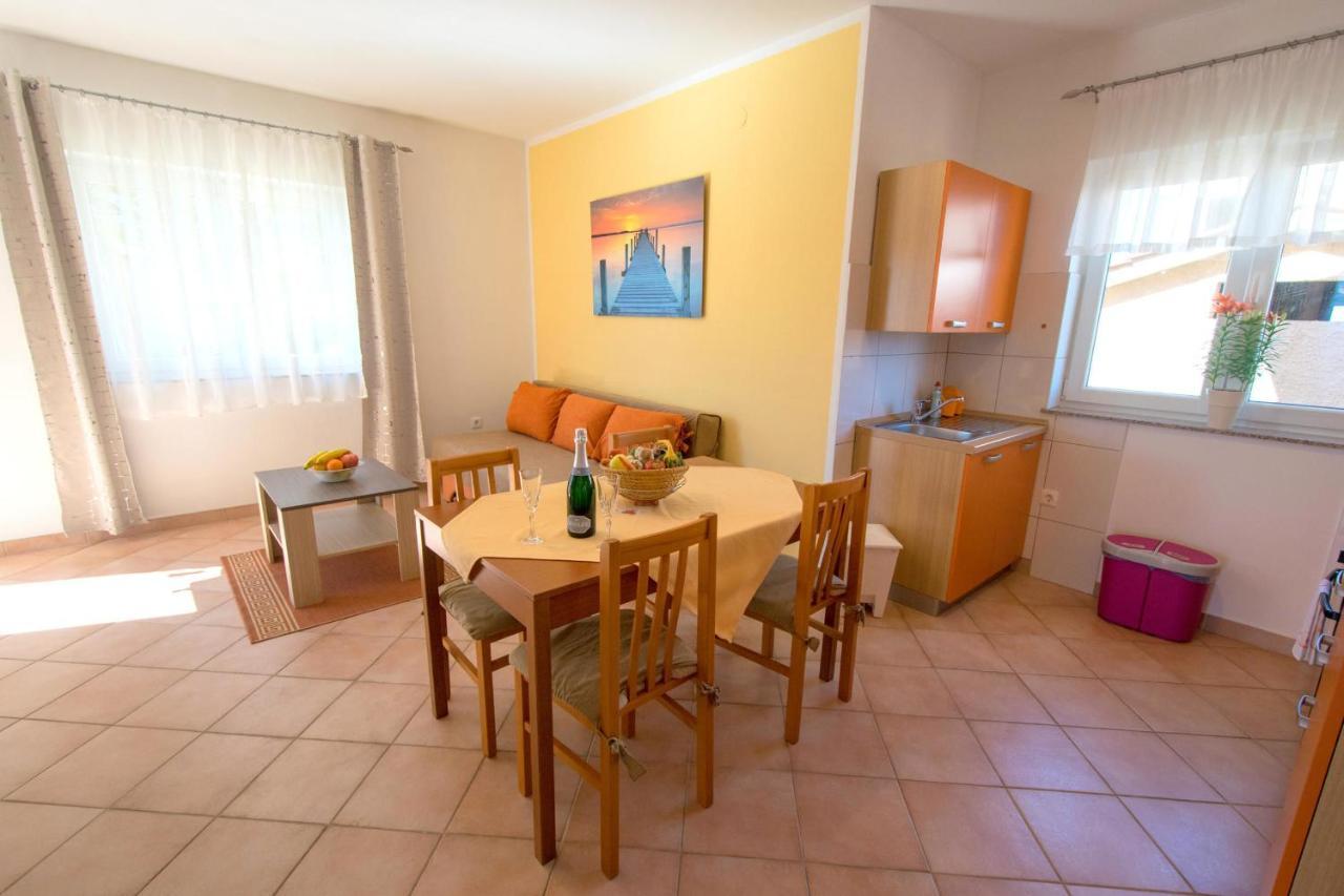 Apartments Mladenka マリンスカ エクステリア 写真
