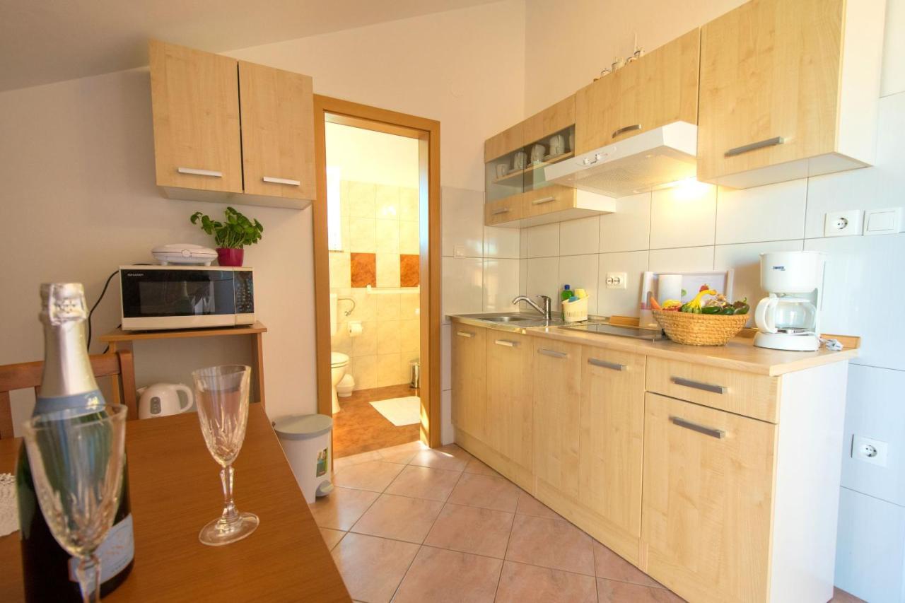 Apartments Mladenka マリンスカ エクステリア 写真