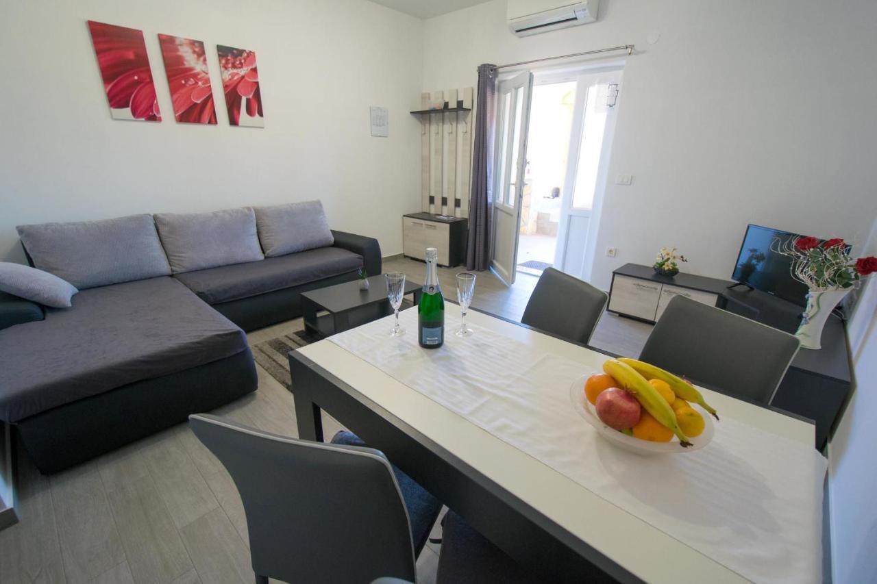 Apartments Mladenka マリンスカ エクステリア 写真