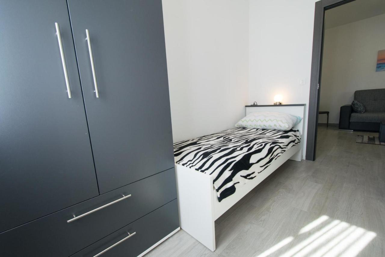 Apartments Mladenka マリンスカ エクステリア 写真