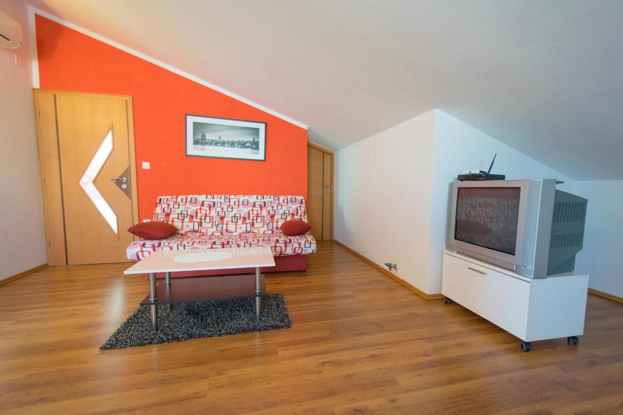 Apartments Mladenka マリンスカ エクステリア 写真