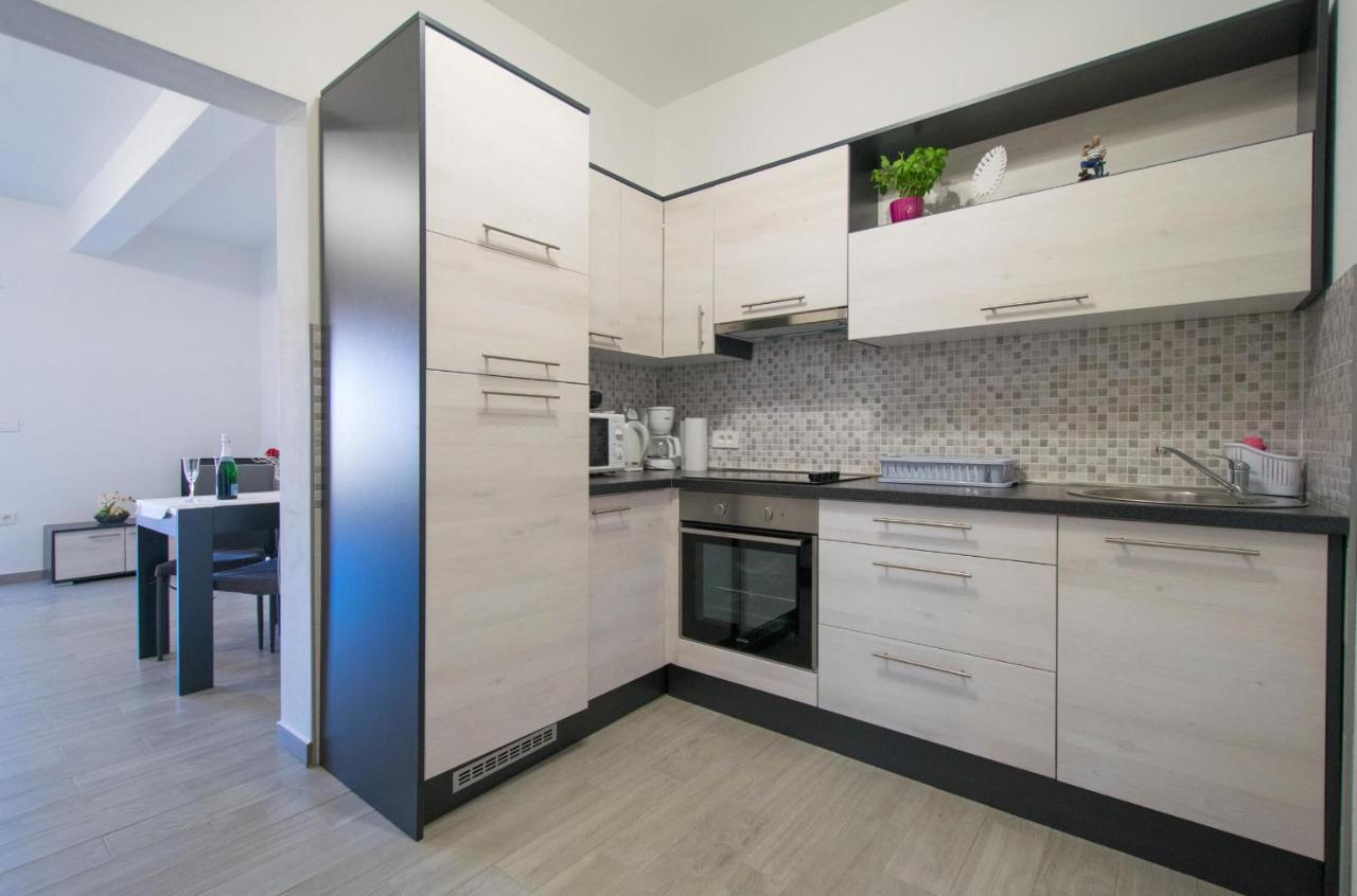 Apartments Mladenka マリンスカ エクステリア 写真