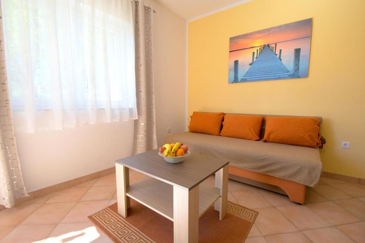 Apartments Mladenka マリンスカ エクステリア 写真