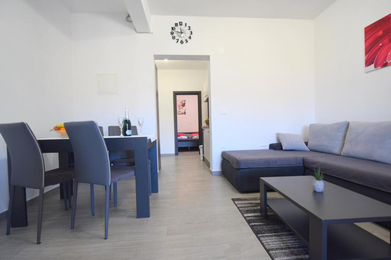 Apartments Mladenka マリンスカ エクステリア 写真