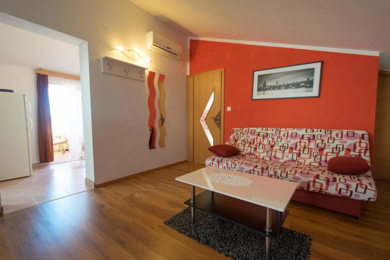 Apartments Mladenka マリンスカ エクステリア 写真