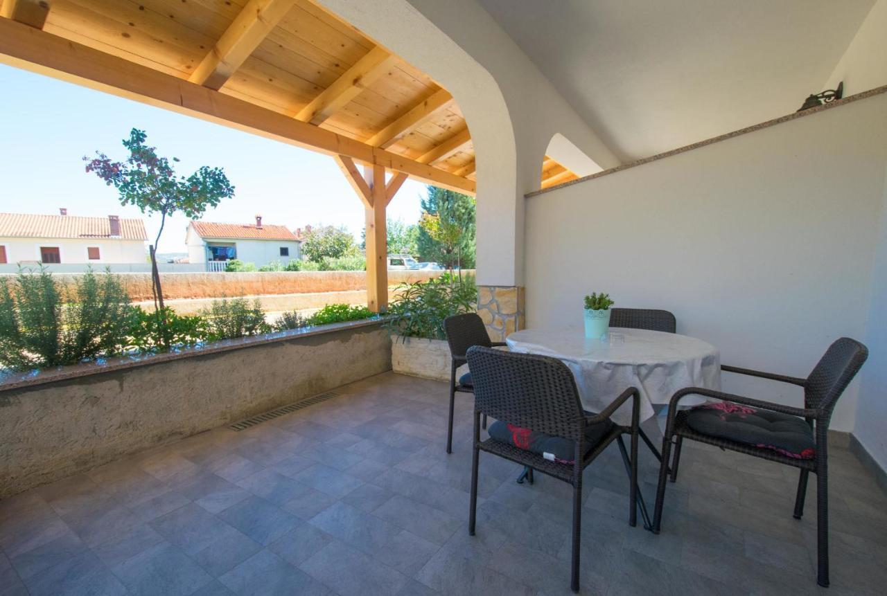 Apartments Mladenka マリンスカ エクステリア 写真